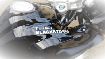 Die Triple Black BLACKSTORM Aufkleber